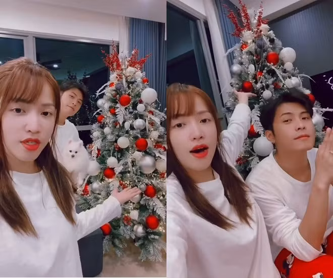 Cây thông Noel không quá lớn, trang trí thêm bằng những quả châu màu đỏ, bạc lấp lánh và đèn led vàng.
