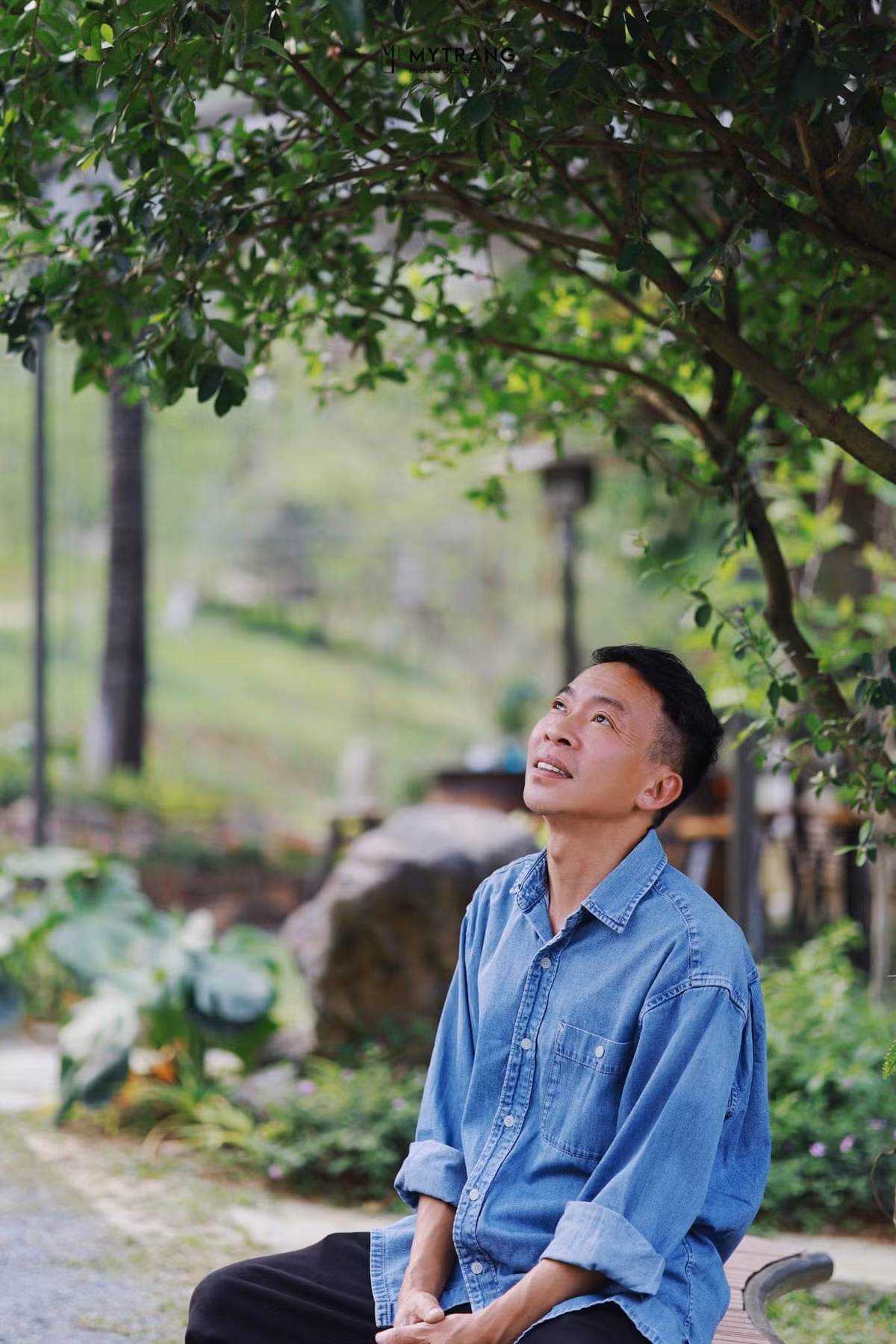 Nam nghệ sĩ từng cho biết, anh rất yêu thiên nhiên và sự dân dã nên đã chọn ngoại thành để sinh sống từ nhiều năm nay. Anh tin rằng ai cũng sẽ có cảm giác bình yên, được sống hòa mình vào thiên nhiên khi đến đây. Nguồn ảnh: FBNV
