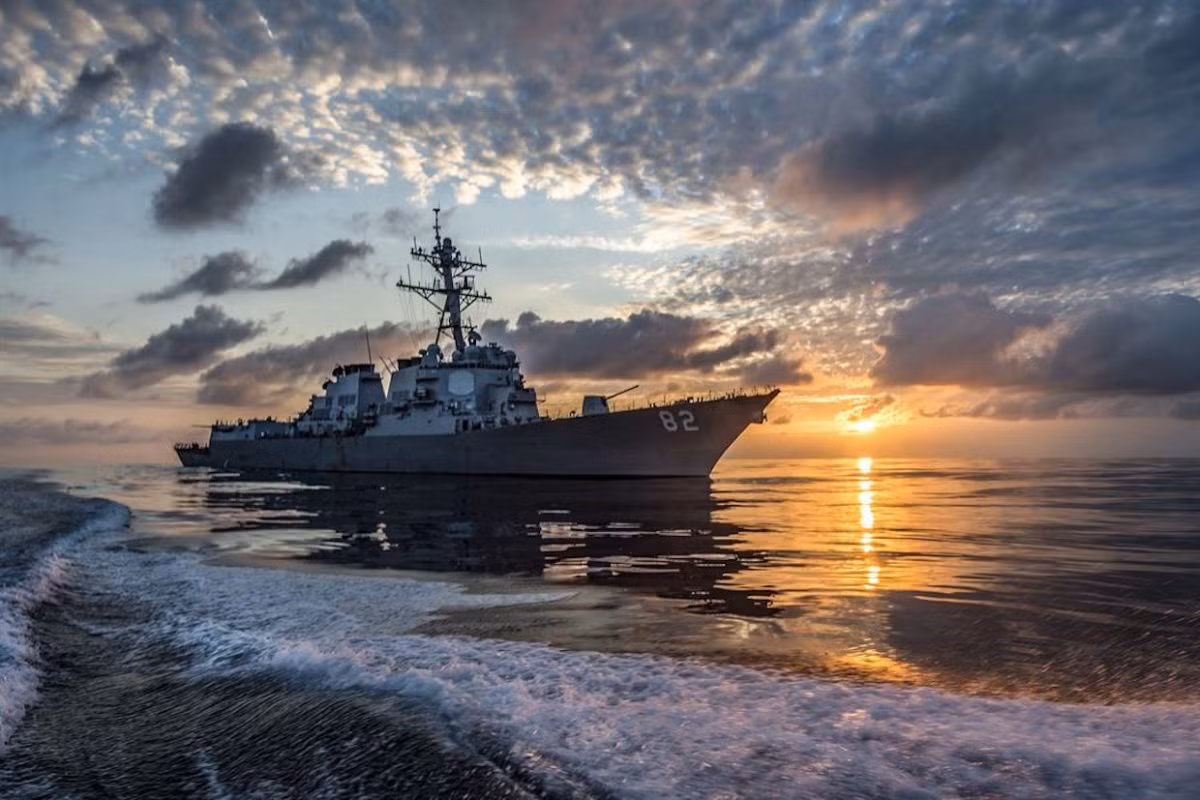 Tàu hộ vệ tên lửa USS Lassen trên vùng biển Thái Bình Dương. Tàu hộ vệ tên lửa USS Lassen nằm trong Hạm đội 4 Hải quân Mỹ. Nguồn ảnh: Businessinsider.