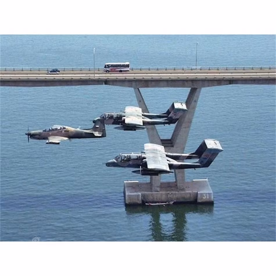Một phi đội với 2 chiếc OV-10 phía sau một chiếc OA-X của Không quân Venezuela. Nguồn ảnh: Sina.