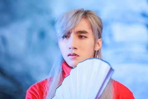 MV cổ trang của Sơn Tùng bị soán ngôi bởi "hot boy trà sữa" Tấn Lợi.