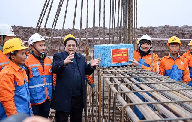 Thủ tướng kiểm tra tiến độ dự án đường dây 500 kV - Hình 2 Thu tuong kiem tra tien do du an duong day 500 kV-Hinh-2