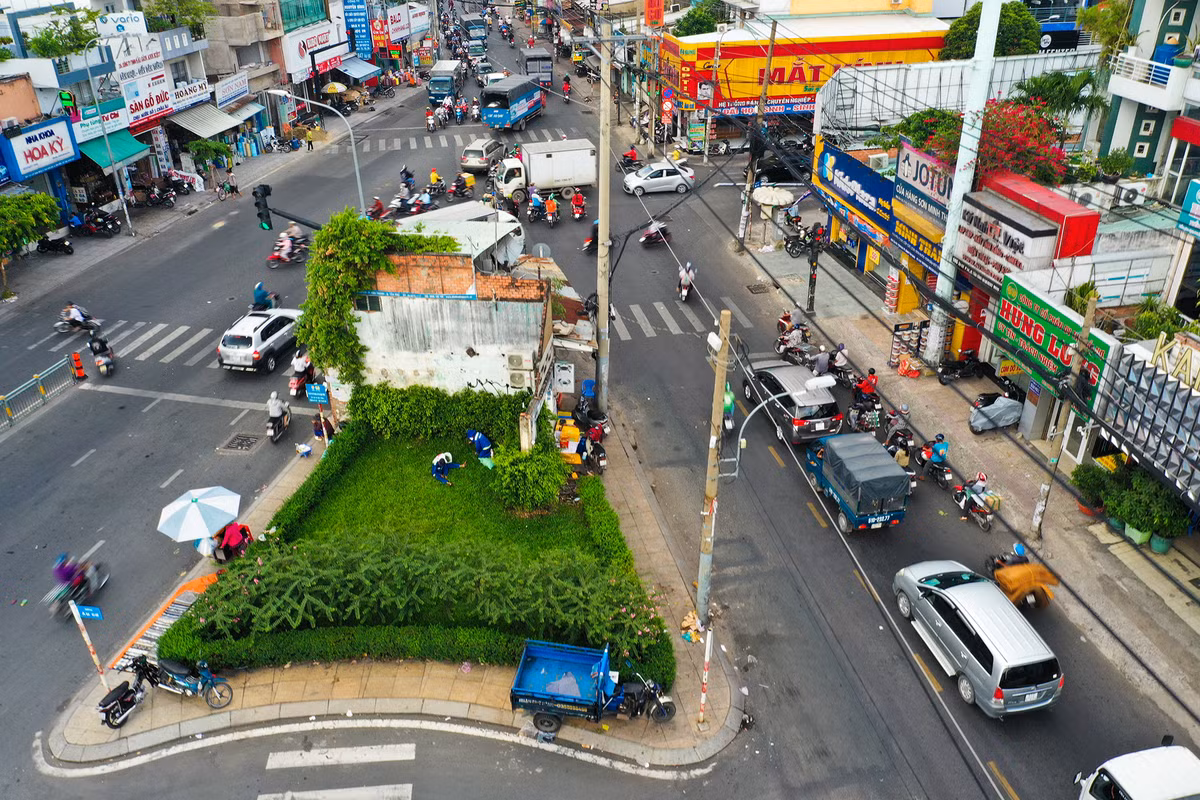 Can canh can nha 4 mat tien giua nga tu o Sai Gon duoc den bu 5,1 ti dong-Hinh-8
