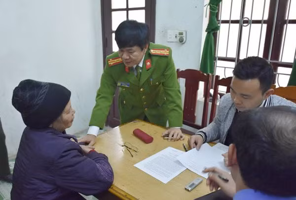 Bà Phạm Thị Xuân tại cơ quan điều tra. Ảnh: Công an tỉnh Thanh Hóa.