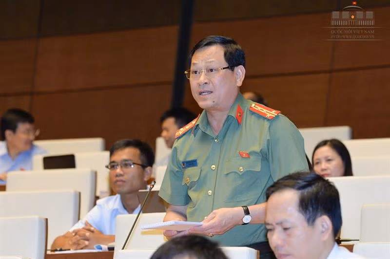 Xu ly nguoi ve huu tranh “ha canh an toan” sau…“chuyen tau vet cuoi cung“