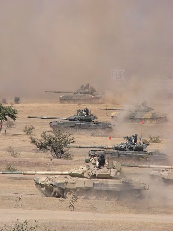 Dự kiến, 10 trung đoàn xe tăng T-90MS mới sẽ được trang bị hệ thống quan sát ban đêm, cho phép chỉ huy xe tăng có thể tấn công vào vị trí của kẻ địch trong các đợt đụng độ vào ban đêm. Hệ thống này sẽ giúp tăng cường hỏa lực của quân đội dọc tuyến biên giới đang căng thẳng với Pakistan, kéo dài từ Jammu ở phía bắc cho tới mạn sườn phía tây ở Gujarat.