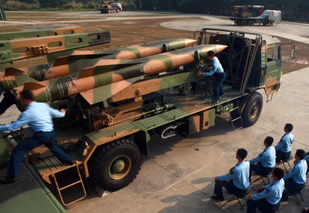 Cũng theo nguồn tin, do hạn chế về mặt ngân sách mà Thái Lan chỉ có khả năng mau ba bệ phóng của hệ thống tên lửa tầm trung KS-1/HQ-12. Nguồn ảnh: chinamilitaryreview