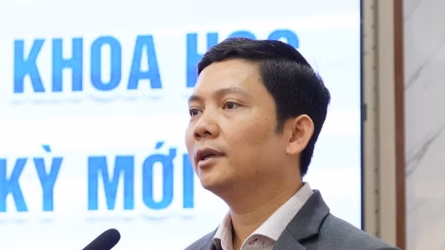 Ông Quang chịu trách nhiệm chính, trách nhiệm người đứng đầu về những vi phạm, khuyết điểm của Ban Thường vụ Đảng ủy Viện Hàn lâm Khoa học xã hội Việt Nam nhiệm kỳ 2015 - 2020 (giai đoạn từ tháng 11/2019 đến tháng 8/2020) và nhiệm kỳ 2020 - 2025.