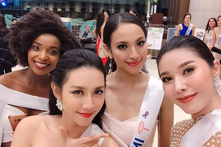 Vừa bước vào cuộc thi, Thùy Tiên cũng nhanh chóng kết bạn với các thí sinh khác.