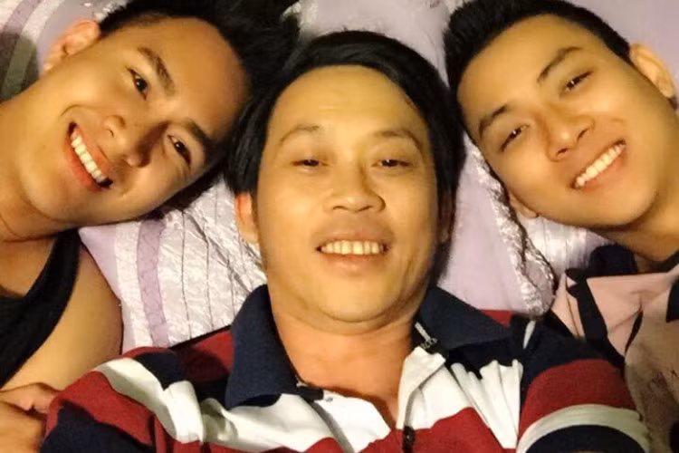 Hoài Linh cưng chiều Hoài Lâm không khác gì con ruột. Ảnh: FBNV