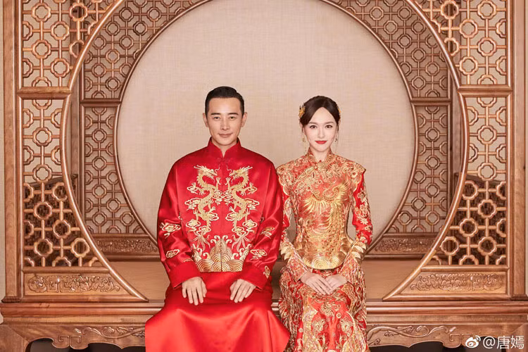 Mới đây, Đường Yên - La Tấn xác nhận đã kết hôn. Trên trang cá nhân, đôi uyên ương cùng khoe ảnh cưới.
