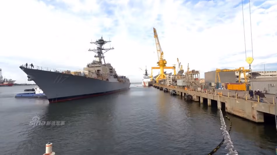 DDG-117 cũng là khu trục hạm hiện đại nhất trong lớp Arleigh Burke với sự nâng cấp toàn diện về hệ thống radar và cảm biến, đặc biệt là hệ thống dẫn đường tên lửa. Nguồn ảnh: Sina.