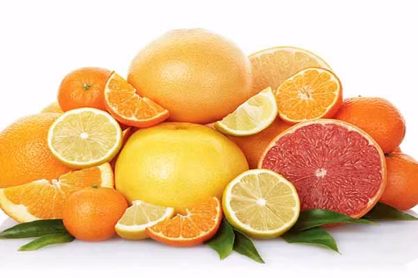  Trái cây. Những loại quả mọng tươi vì chúng chứa nitrilosides rất thích hợp cho trẻ tự kỷ để giải độc cơ thể. Những loại quả như cam, quýt, bưởi là ưu tiên hàng đầu mẹ nên cho con ăn. 