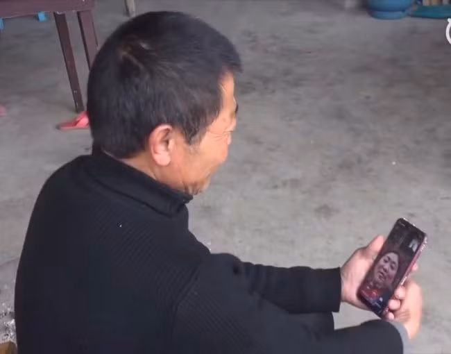 Người đàn ông mất trí nhớ đột ngột khôi phục nhờ virus corona Nguoi dan ong mat tri nho dot ngot khoi phuc nho virus corona
