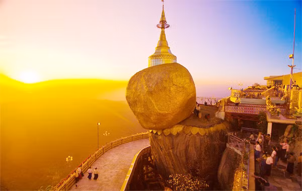 Chiem nguong nhung ngoi chua co kien truc doc dao nhat the gioi
