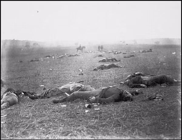 Trận Gettysburg trong cuộc nội chiến Mỹ là trận đánh đẫm máu nhất kéo dài 3 ngày (1, 2 và 3/7/1863).