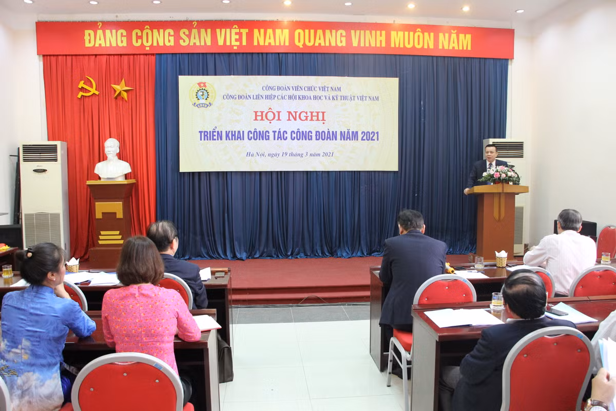 Trung uong Lien hiep cac Hoi Khoa hoc va Ky thuat Viet Nam va co quan VUSTA
