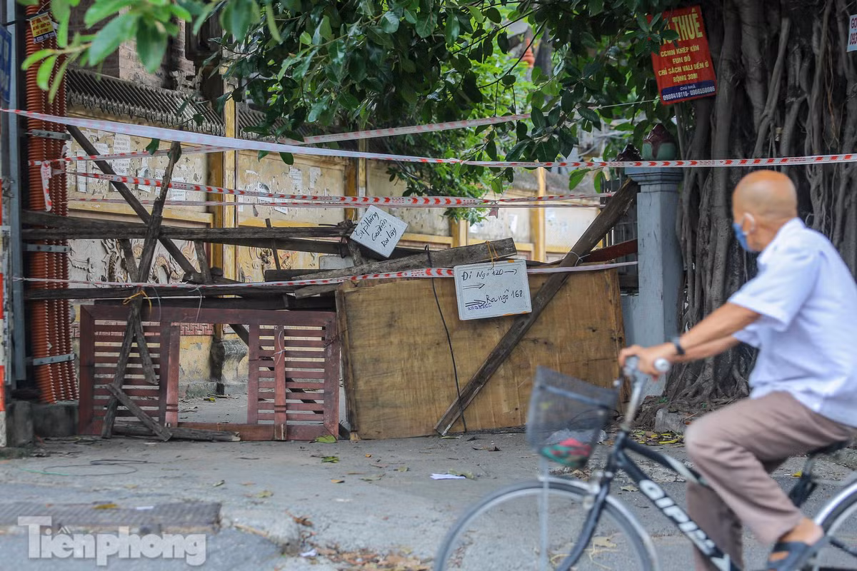 Các “vùng xanh” do tổ tự quản an toàn phòng, chống dịch COVID-19 tại đầu ngõ xóm, thôn trực tiếp giám sát, quản lý theo mô hình “3 lớp”, “4 tại chỗ”, để bảo vệ dân cư không để xảy ra lây nhiễm dịch bệnh từ bên ngoài vào và lây nhiễm chéo trong địa bàn.