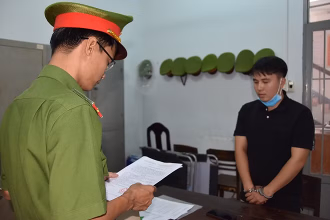  Mua đất nông nghiệp lập dự án "ma": Ngày 24/3/2021, Công an tỉnh Bình Thuận khởi tố bị can, lệnh bắt tạm giam bị can trong vụ án “Lừa đảo chiếm đoạt tài sản” tại Công ty cổ phần đầu tư và phát triển địa ốc Hưng Thịnh Phát do Nguyễn Hữu Kha làm Giám đốc. Từ năm 2018, Kha mua đất nông nghiệp, tự lập 11 dự án khu dân cư “ma” nhận hơn 70 tỷ đồng.