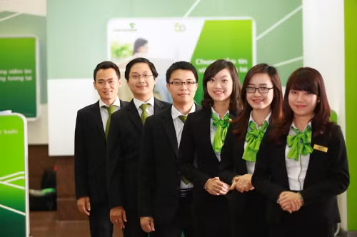 Đến năm 2016, mức thu nhập bình quân của nhân viên ngân hàng tăng lên 26,48 triệu đồng/người/tháng và vẫn là ngân hàng chi trả lương, thưởng cao nhất hệ thống. Ảnh: Internet.