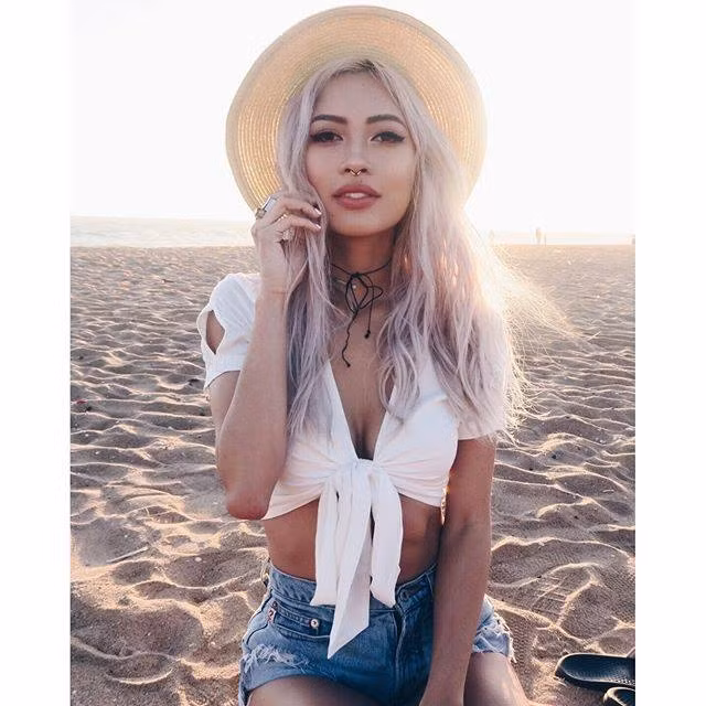 Hiện Amy Phạm đang có fanpage gần 1 triệu lượt thích và tài khoản Instagram với 472 nghìn người theo dõi.
