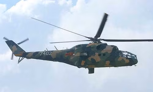 Có một điểm đặc biệt trong báo cáo của World Air Forces 2020 đó là báo cáo này cho biết Việt Nam sở hữu tới 25 trực thăng tấn công Mi-24. Tuy nhiên theo truyền thông trong và ngoài nước, các trực thăng này đã bị Việt Nam loại biên hết vì quá cũ, không còn được tiếp tục phục vụ. Nguồn ảnh: Airliners.