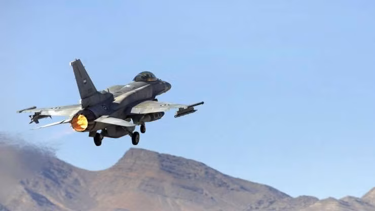 Thao trường Không quân Nellis thuộc lực lượng Không quân Mỹ, nằm ở bang Nevada.