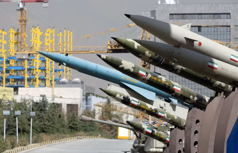Trong số các loại tên lửa của Iran, loại có tầm bắn lớn nhất cũng chỉ hơn 2500 km - nghĩa là đủ sức bắn tới Địa Trung Hải và châu Âu nhưng vẫn không thể đủ để đe doạ Mỹ. Nguồn ảnh: Forces.