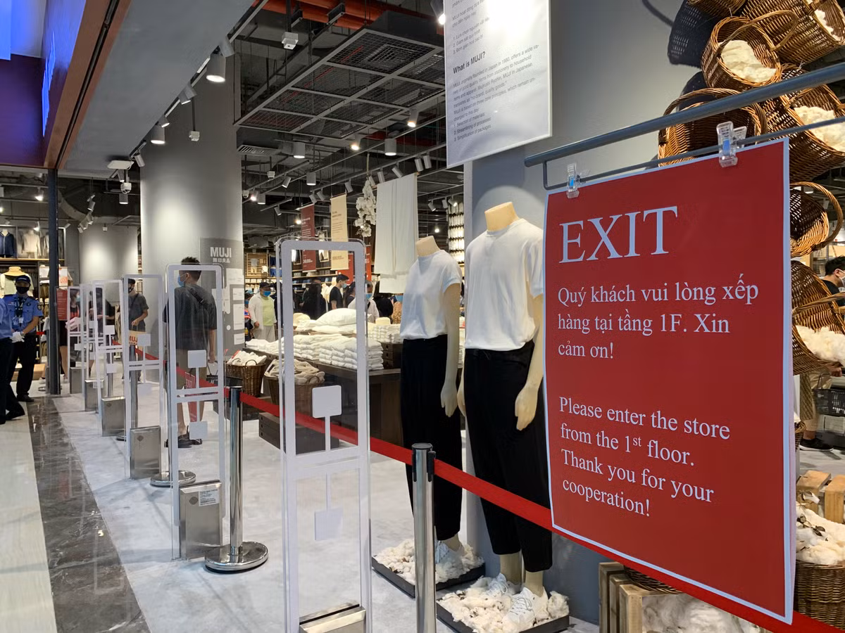 Khai trương MUJI đầu tiên Hà Nội, mở cửa 30 phút quầy thanh toán đã chật cứng khách - Hình 2 Khai truong MUJI dau tien Ha Noi, mo cua 30 phut quay thanh toan da chat cung khach-Hinh-2