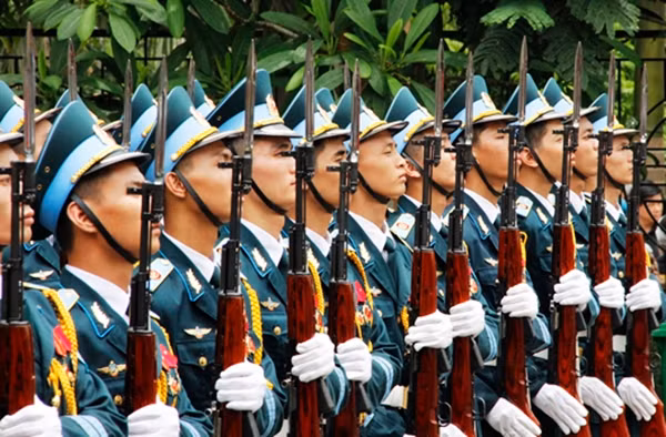 Các nghi thức tiễn đưa 9 quân nhân hi sinh đã sẵn sàng.