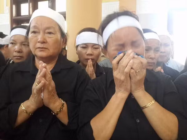 Những người thân của anh vô cùng đau xót trước sự mất mát to lớn của gia đình.