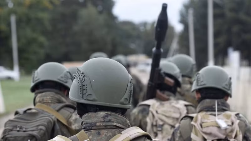 Những lính đánh thuê Ba Lan này thường được bố trí vào lực lượng dự bị. Khi quân Ukraine ở tiền tuyến không thể chống đỡ được cuộc tấn công của quân Nga và phải rút lui, lính đánh thuê Ba Lan sẽ theo lực lượng dự bị tiến hành phản công. Ảnh: Quân đoàn Phòng thủ Lãnh thổ Quốc tế của Ukraine.