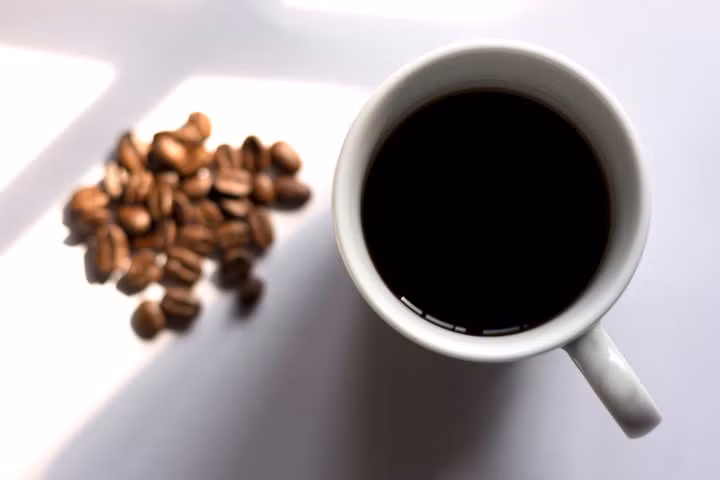 Chết đột ngột vì dùng cùng lúc 3 thực phẩm chứa caffeine - Hình 2 Chet dot ngot vi dung cung luc 3 thuc pham chua caffeine-Hinh-2