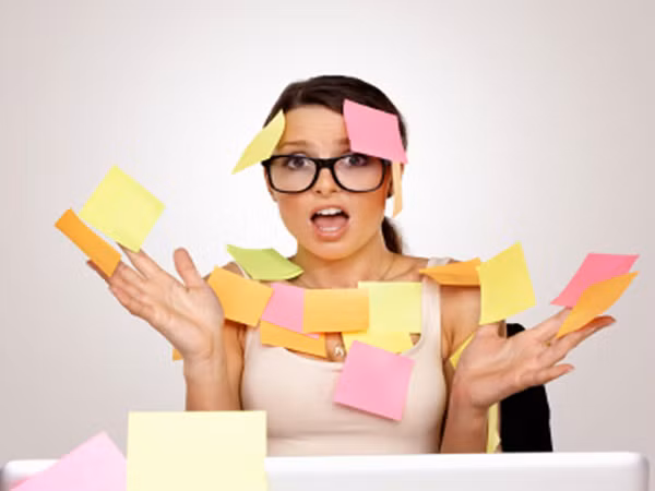 Suy giảm trí nhớ: Đây là hậu quả tất yếu của việc suy giảm hoạt động của não bộ. Tỉ lệ suy giảm trí nhớ ở những người có thói quen thức đêm thường cao gấp 5 lần so với những người bình thường khác. Ảnh: marrybaby
