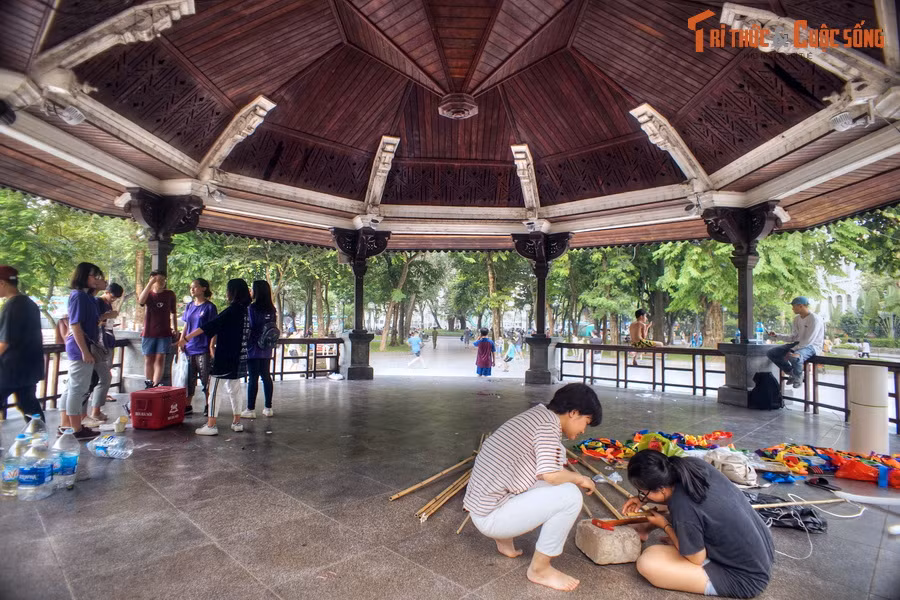 Ngày nay nhà kèn là một công trình kiến trúc mang tính điểm nhấn của vườn hoa Lý Thái Tổ và bờ hồ Hoàn Kiếm. Đây cũng là một địa điểm sinh hoạt văn hóa công cộng quen thuộc của giới trẻ Thủ đô Hà Nội.