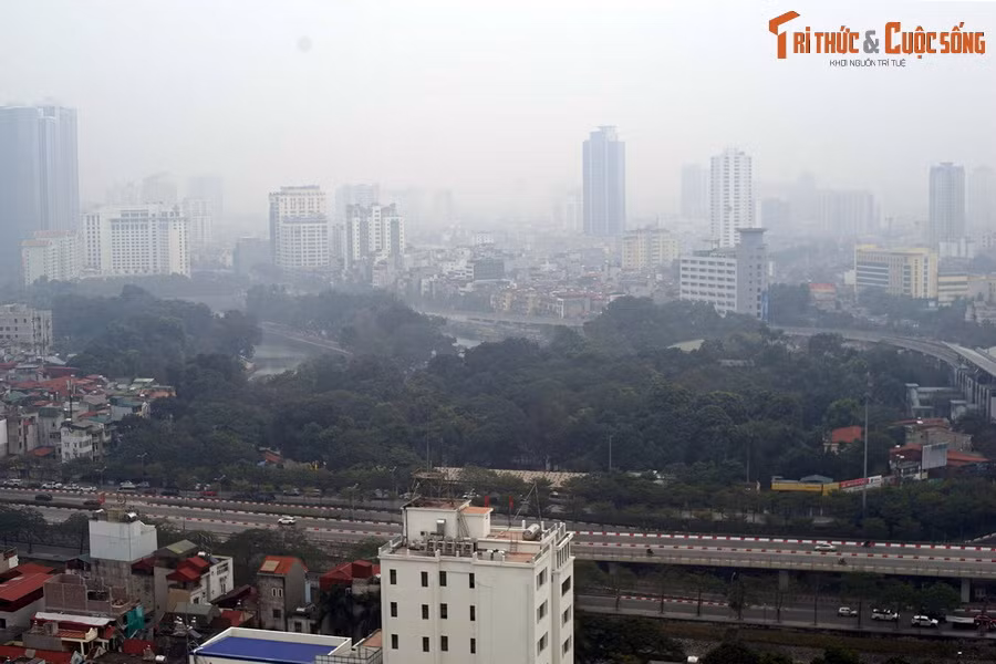 Tọa lạc ở phía Tây quận Ba Đình, Công viên Thủ Lệ còn gọi là Vườn thú Hà Nội, là một trong những công viên lớn và nổi tiếng nhất của Thủ đô Hà Nội.