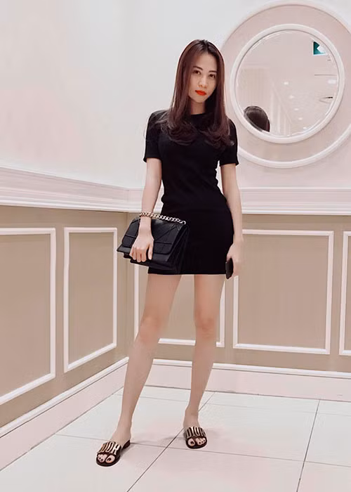 Đàm Thu Trang - bạn gái của Cường Đô la vốn sở hữu vóc dáng mảnh mai, làn da trắng ngần.