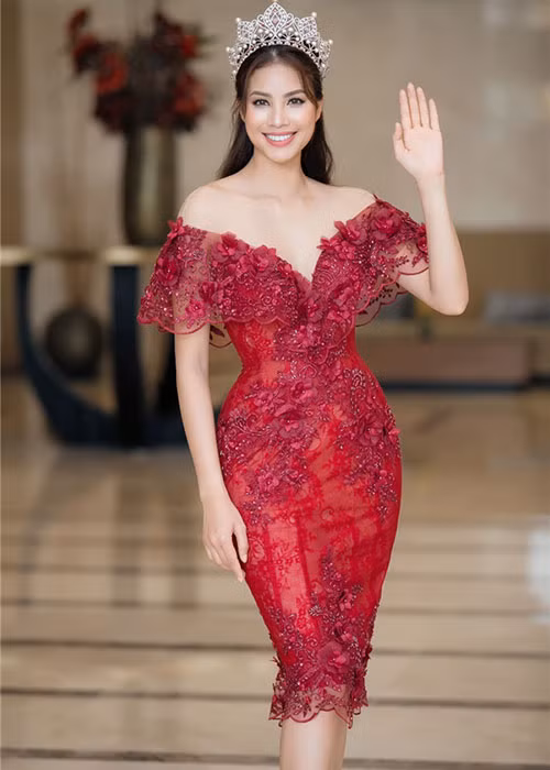 Người đẹp gốc Hải Phòng sở hữu vóc dáng đồng hồ cát cùng gương mặt "lai Tây". Ảnh: Thethaovanhoa