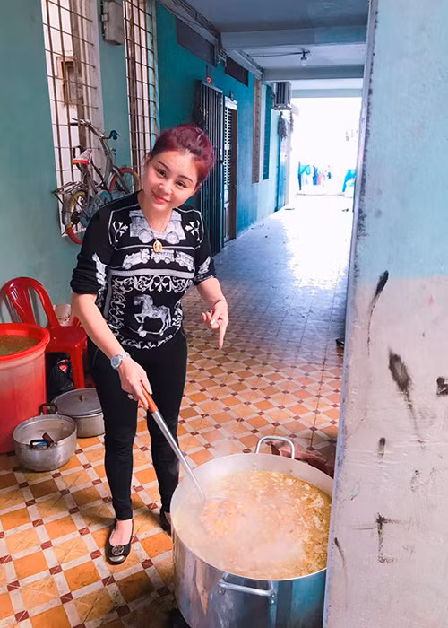 Nữ diễn viên hài dành thời gian tham gia từ thiện sau ồn ào với chồng cũ.