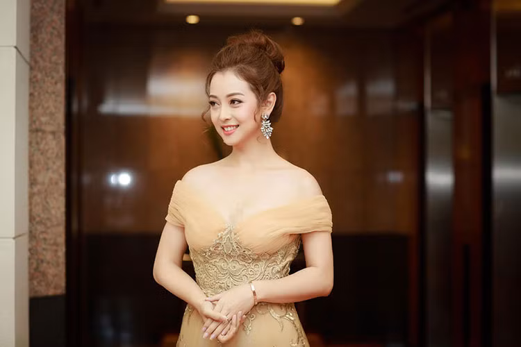 Cuối tháng 12/2016, Jennifer Phạm hạ sinh cậu con trai thứ ba.