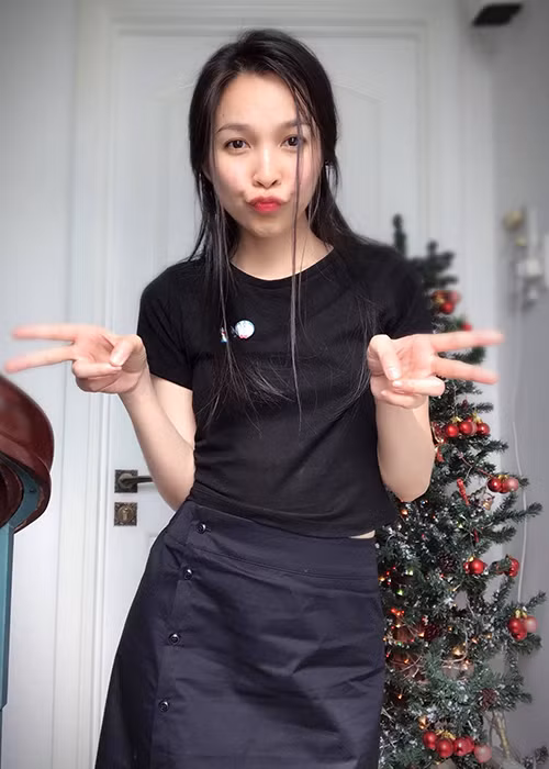 Nữ ca sĩ từng trải qua khoảng thời gian sóng gió tình cảm trước khi có một cuộc sống bình yên như hiện tại.