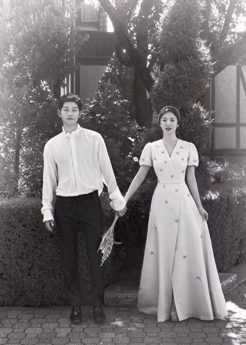 Fans hy vọng cặp đôi Song Joong Ki - Song Hye Kyo sớm đón tin vui để hạnh phúc thêm viên mãn. Ảnh: Hankooki