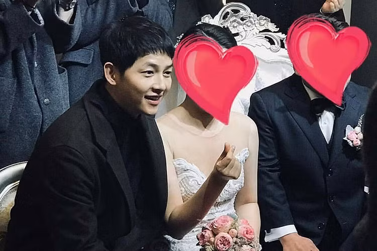Song Joong Ki được nhiều người khen ngợi là ông chồng quốc dân.