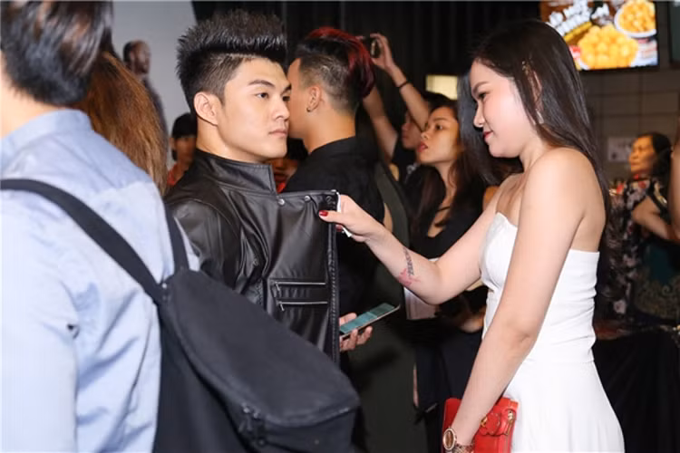 Dù đã ly hôn với Lâm Vinh Hải nhưng Lý Phương Châu vẫn hỗ trợ nam vũ công trong công việc. Ảnh: Thegioidienanh