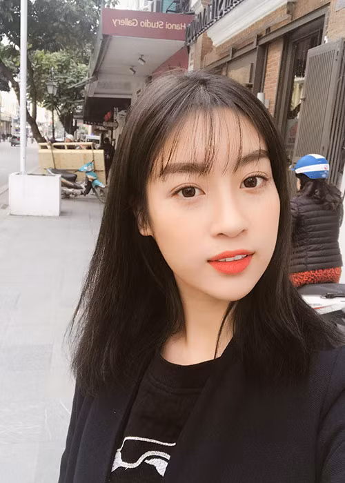  Hot Face sao Việt 24h: Hoa hậu Đỗ Mỹ Linh được khen hết lời khi đăng tải hình ảnh mái tóc mới.