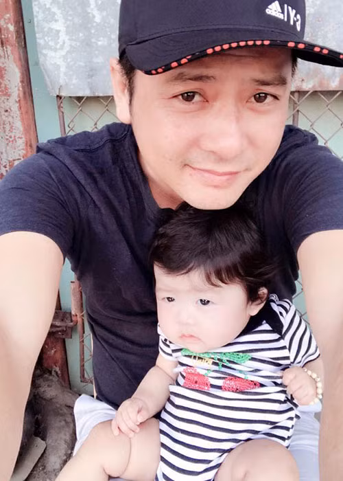Khoảnh khắc đáng yêu của con gái diễn viên Hoàng Anh khiến nhiều người thích thú.