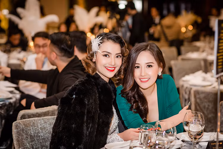 Năm 2018, Hoa hậu Mai Phương Thúy bước sang tuổi 30 nhưng vẫn tâm niệm: “30 sao phải khác 17”. Đây cũng là dự án sách sắp tới của cô và ca sĩ Uyên Linh.