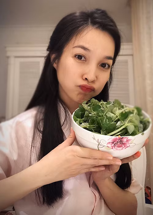 Bước sang tuổi 37, giọng ca "Nhật ký của mẹ" trẻ trung như thiếu nữ đôi mươi.
