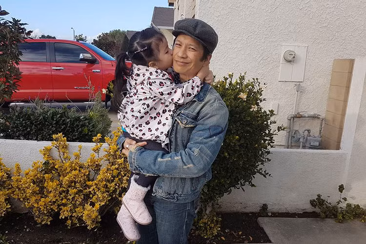 Bebe Phạm từng chia sẻ ngoài đời Dustin Nguyễn là một người chồng, người cha rất tốt.