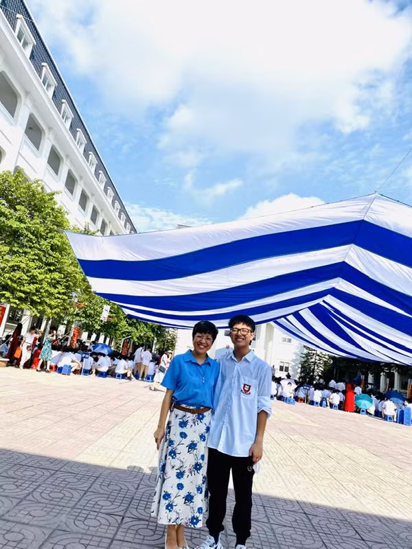 Tuoi 52 cua nu MC duy nhat dan 20 mua Tao quan-Hinh-3